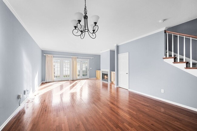 Building Photo - Awesome 2BE/2.5BA duplex Incredible location near Vanderbilt University!