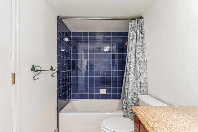 Building Photo - Phoenix apartment in ideal location!