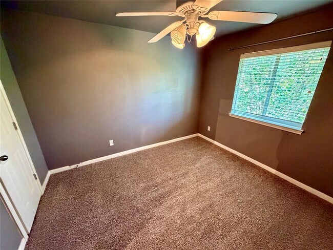 Building Photo - 3713 Broadwinged Hawk Cove