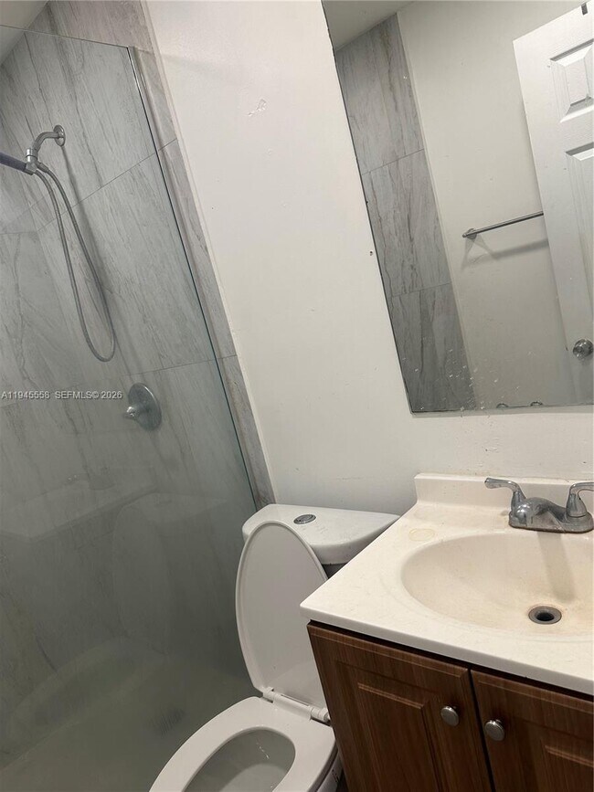 Building Photo - 1360 NE 144th St