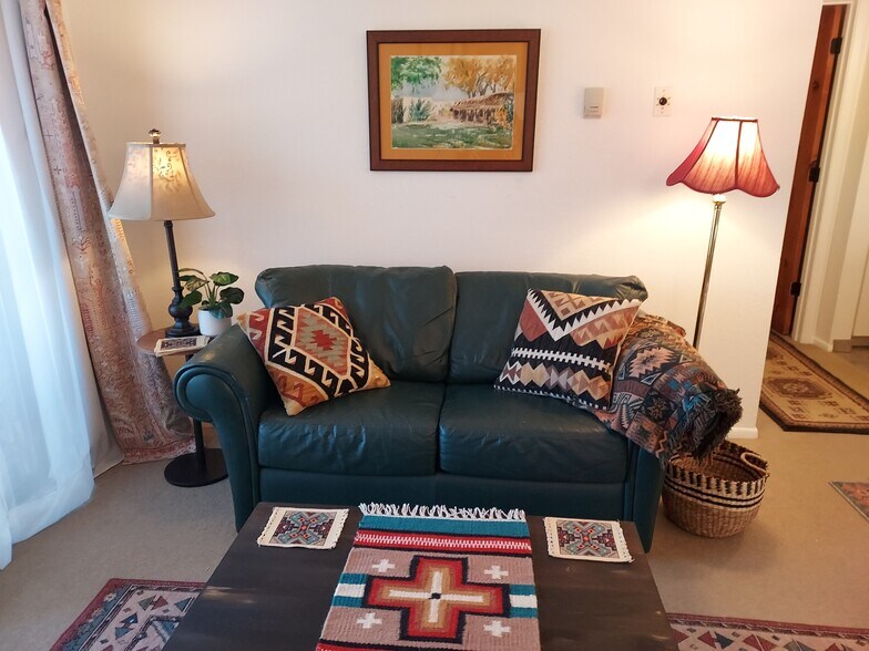 Building Photo - 941 Calle Mejia