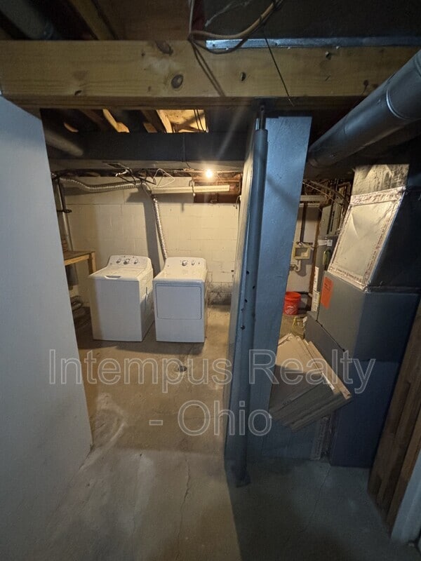 Building Photo - 4994 Wintersong Ln