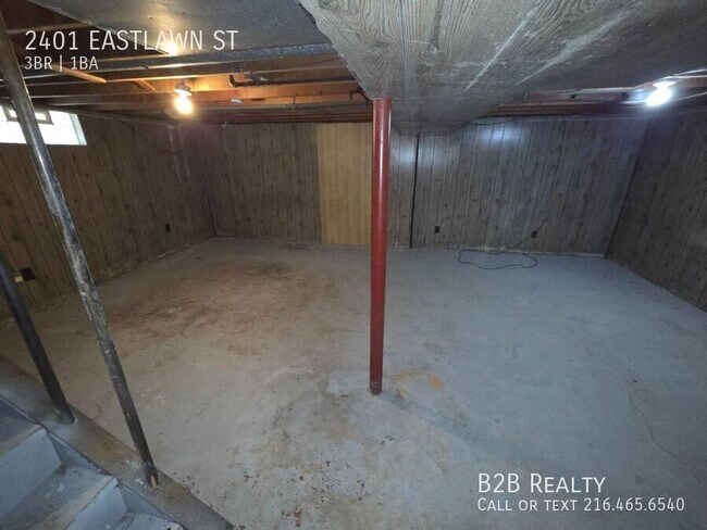 Building Photo - 2401 Eastlawn St
