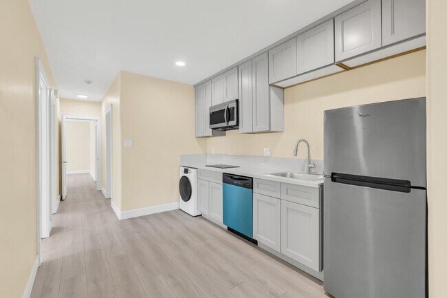 Building Photo - 2114 23rd St