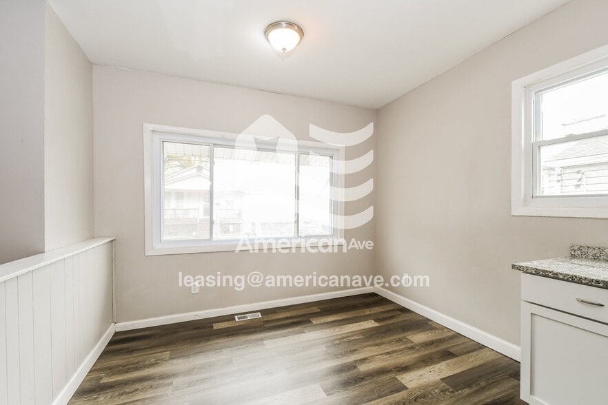 Building Photo - 4904 Tiemann Ave