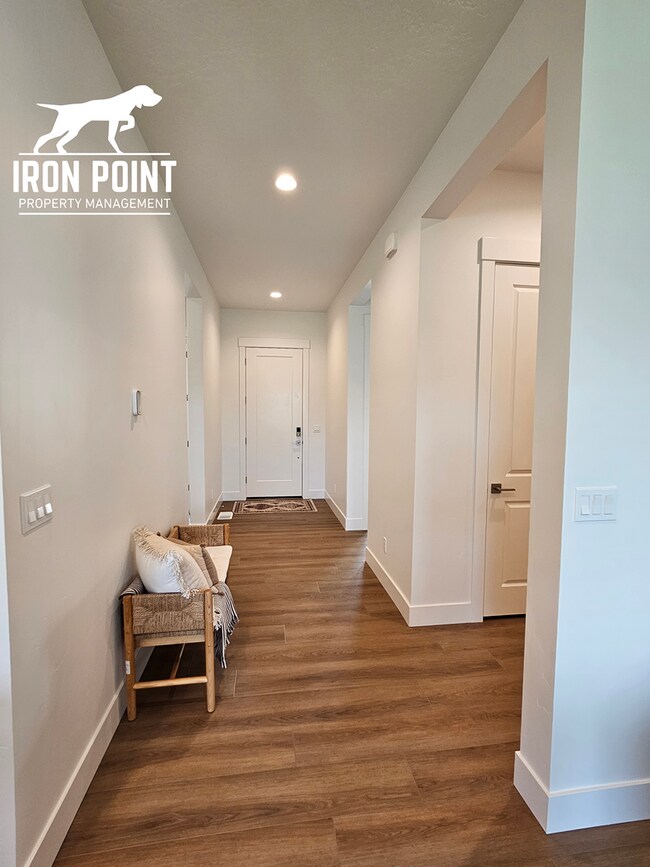 Building Photo - Brand New 4bed/3 bath home w/office, 2 car extended bay garage & all appliances included.