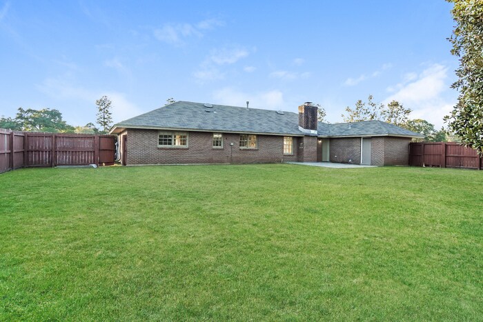 Building Photo - 615 Kenwood Pl