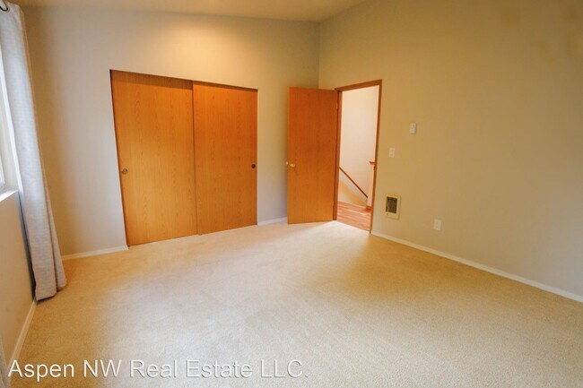 Building Photo - 2 br, 1.5 bath House - 451 S 328th Street B10