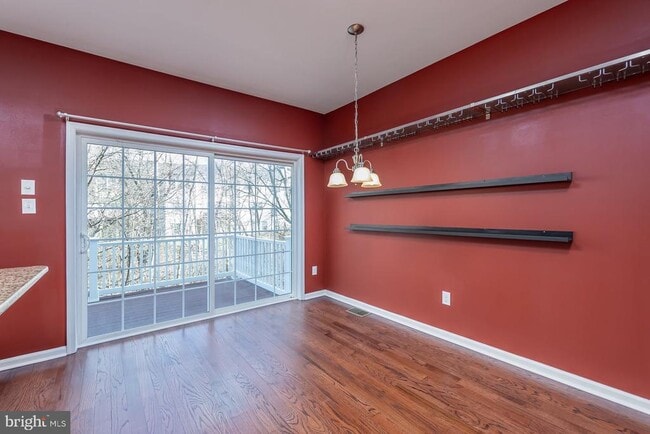 Building Photo - 122 Winterberry Way