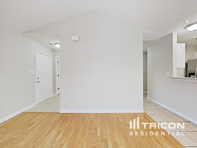 Building Photo - 107 Everett Park Dr