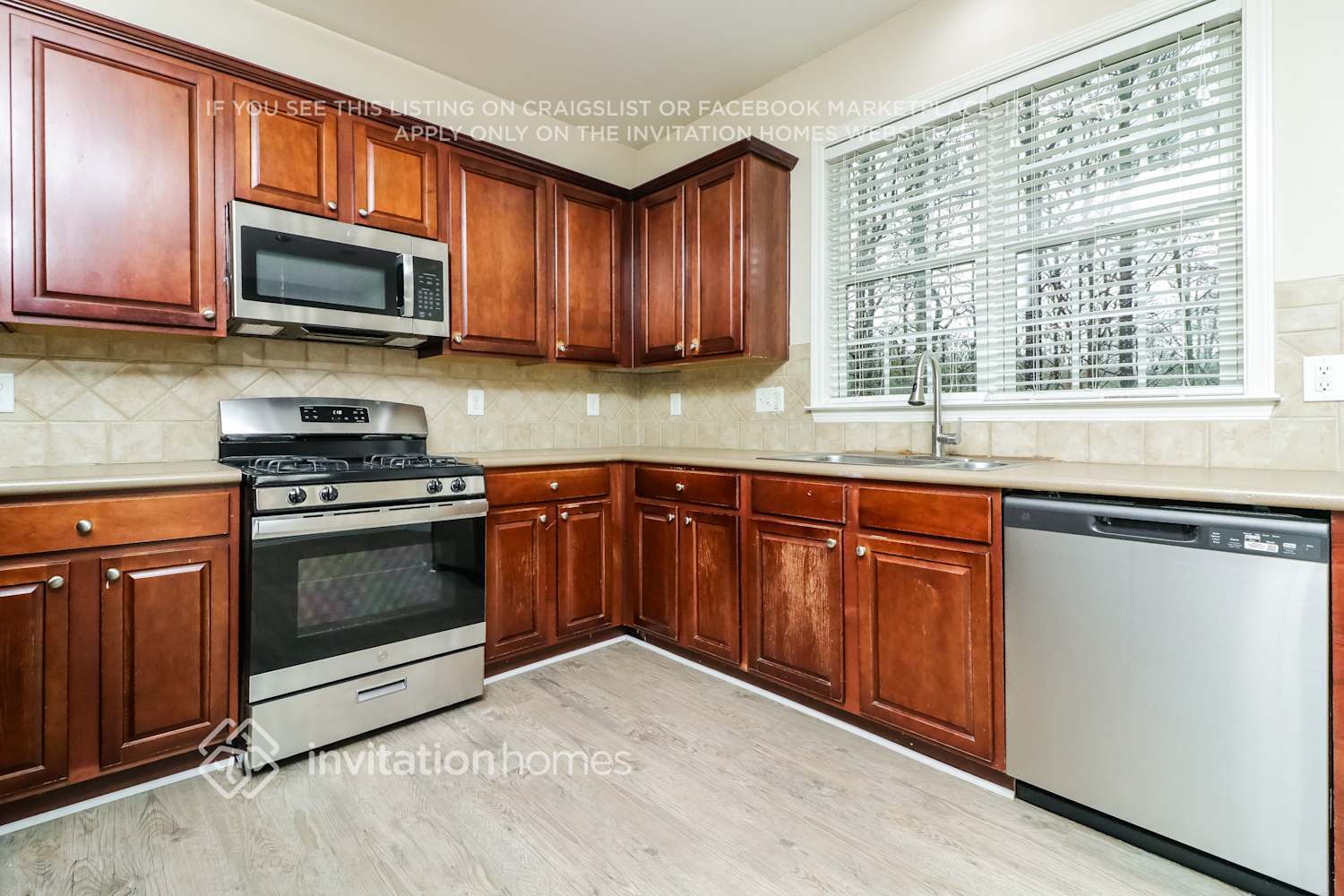 Building Photo - 544 Watercress Dr