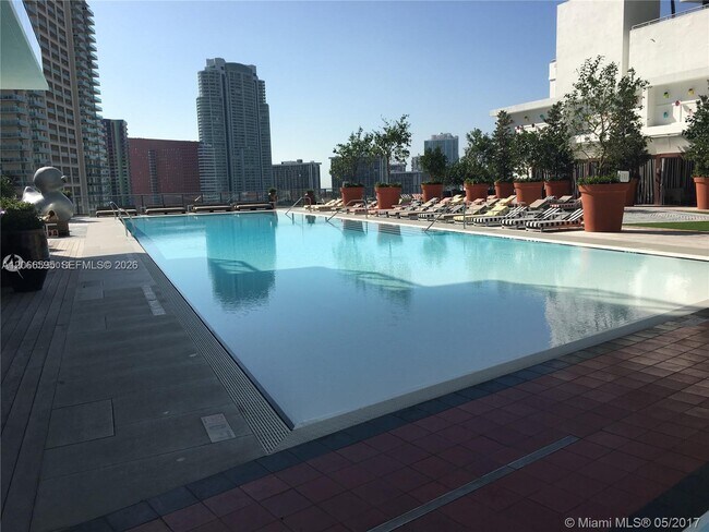 Building Photo - 1300 S Miami Ave