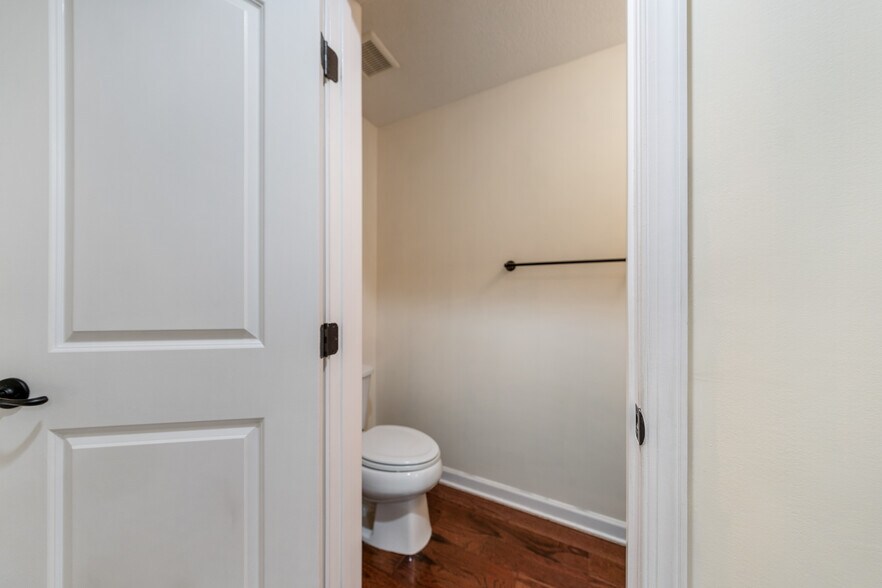 Building Photo - 3114 Raintree Dr