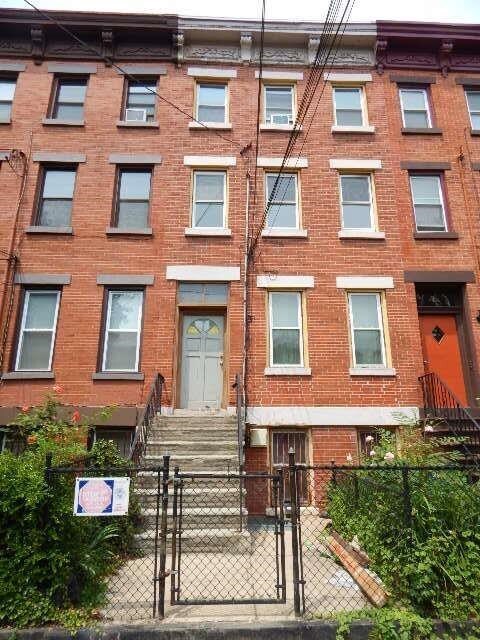 Primary Photo - 230 5th St