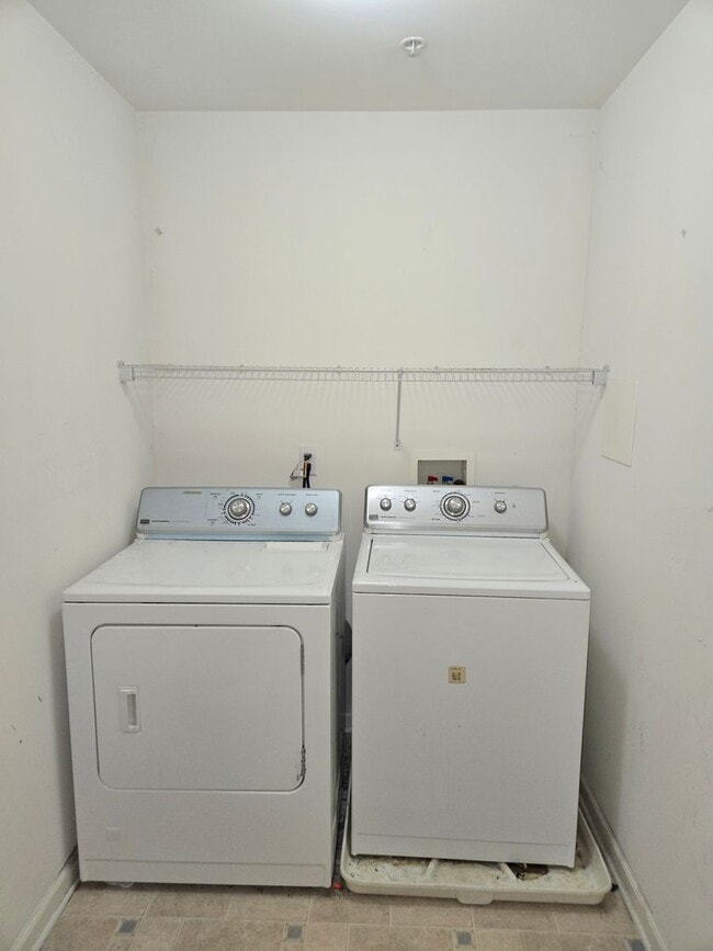 Building Photo - Gated community, 2nd fl condominium with 3...