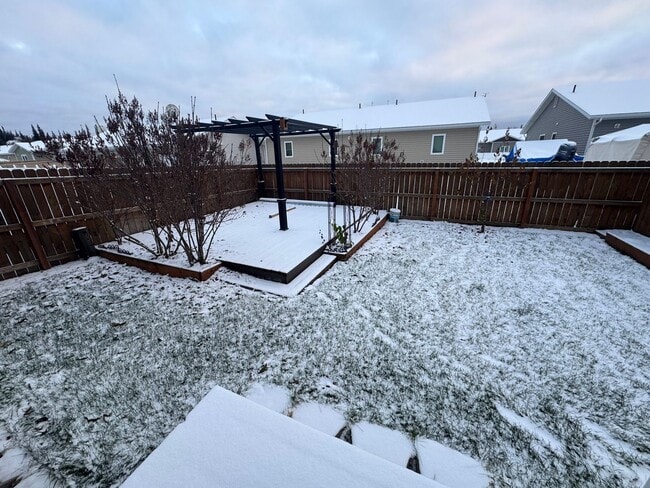 Building Photo - 2 story 3 bd 1.5 bath townhouse in Lavelle...