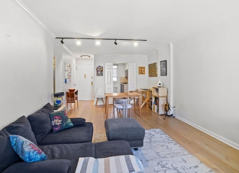 Building Photo - 91 Strawberry Hill Ave