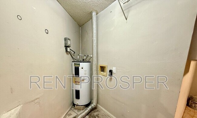 Building Photo - 9503 Rosewalk Ct