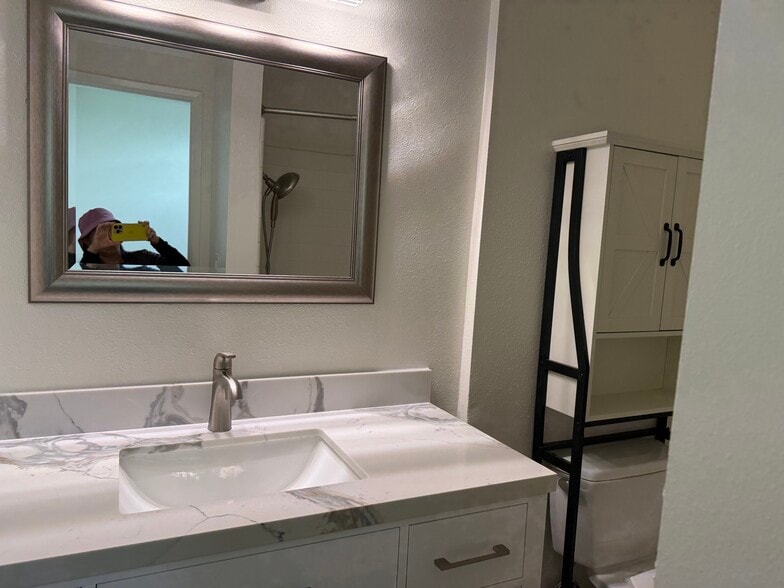 Building Photo - 10068 San Miguel Ct