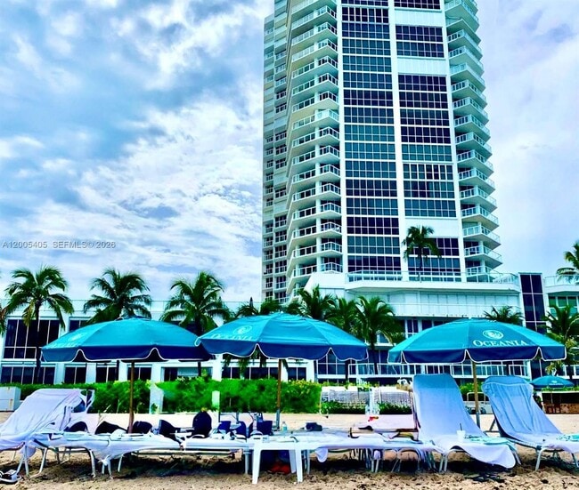 Building Photo - 16500 Collins Ave