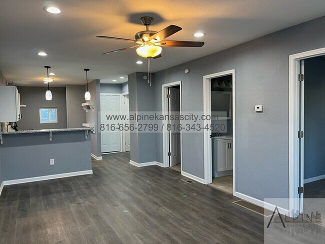 Building Photo - Fresh & Updated, Vouchers OK!