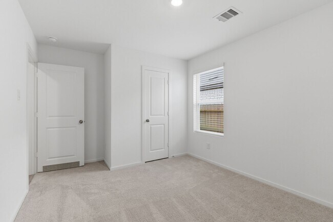Building Photo - 1603 Golden Iris Dr
