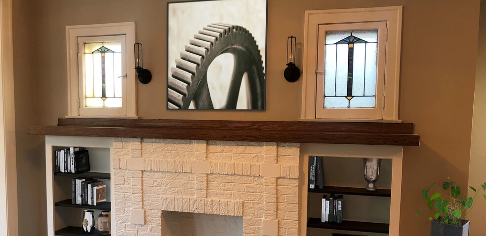 Building Photo - 2226 N Kenmore Ave