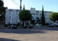 Building Photo - 308 W Queen St