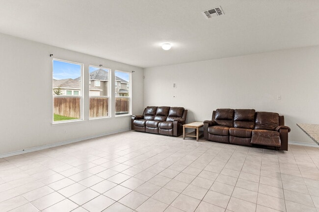 Building Photo - 547 Deer Crest Dr