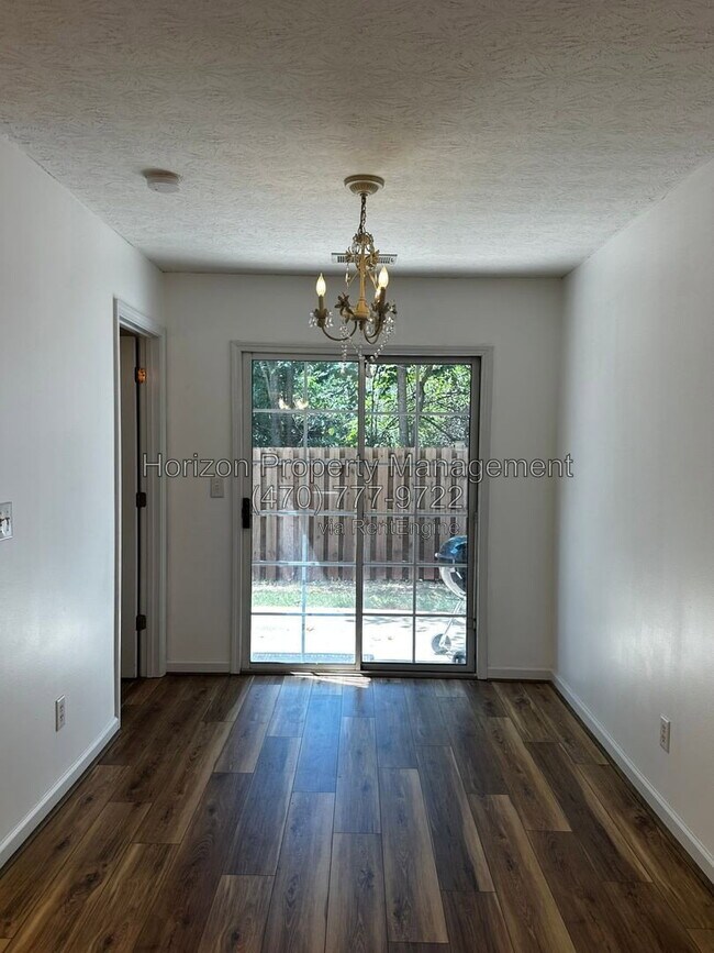 Building Photo - 2834 Florence Dr