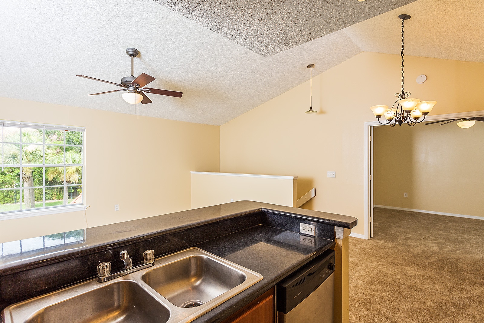 Building Photo - 421 Fountainhead Cir