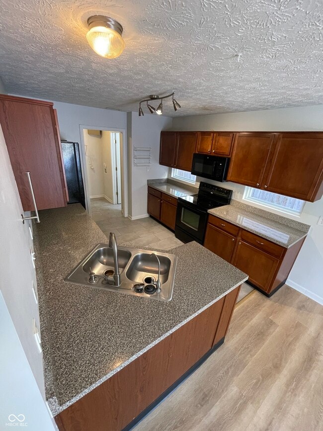 Building Photo - 612 Scotch Pine Dr