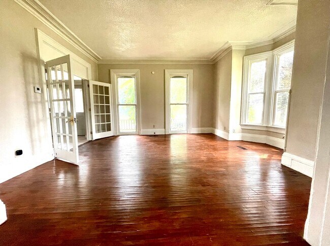 Building Photo - Nice 3 bed 1.5 bath house!