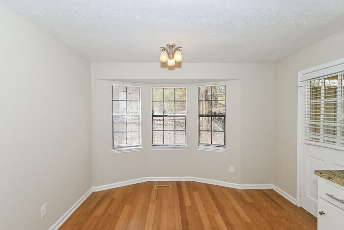 Building Photo - 6836 Markham Dr