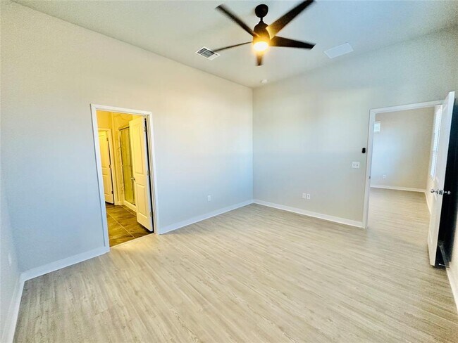 Building Photo - 1304 Limelight Ln