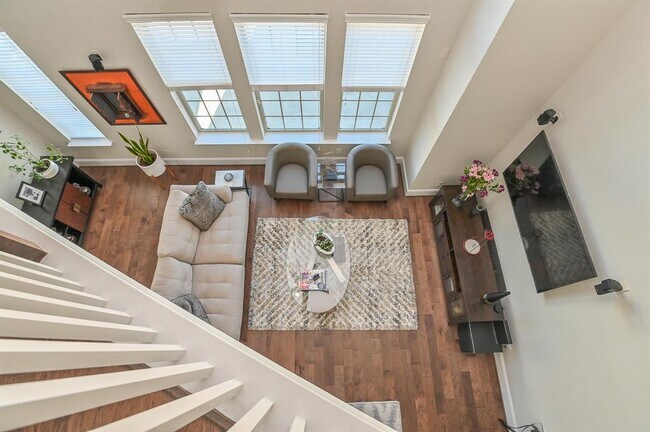 Building Photo - 11023 Acorn Falls Dr