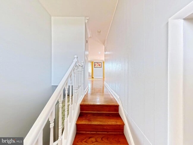 Building Photo - 1012 Loxford Terrace