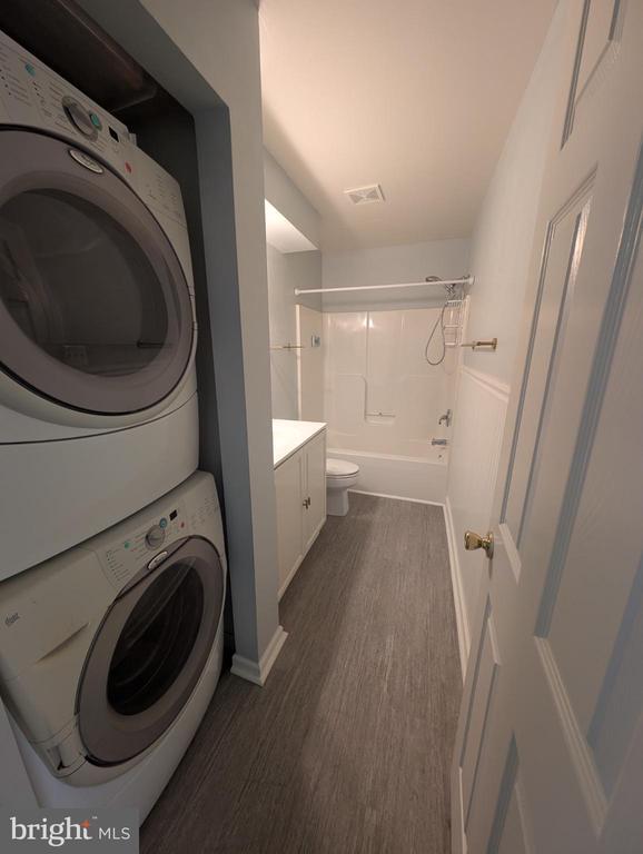 Building Photo - 204 River Birch Cir