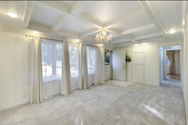 Building Photo - Beautiful 3-Bed 1.5-Bath House in Waterloo