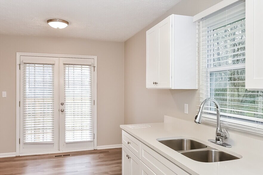 Building Photo - 3258 Willa Way