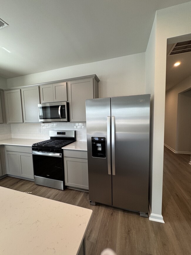 Building Photo - 3067 Visionary Dr