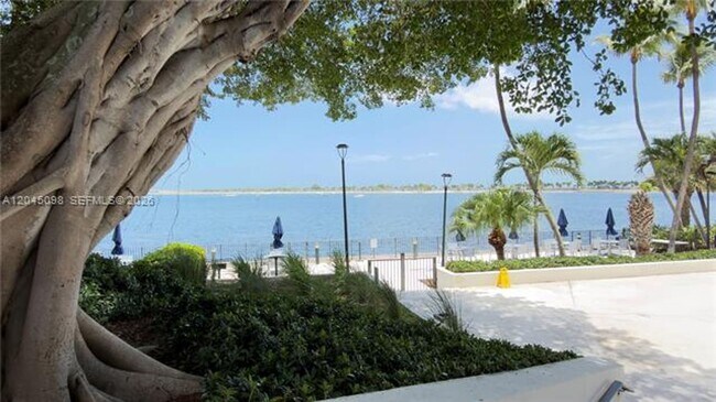 Building Photo - 2333 Brickell Ave
