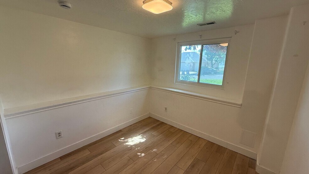 Building Photo - 1184 N 850 E