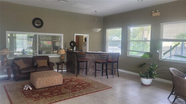 Building Photo - 660 Cypress Club Way