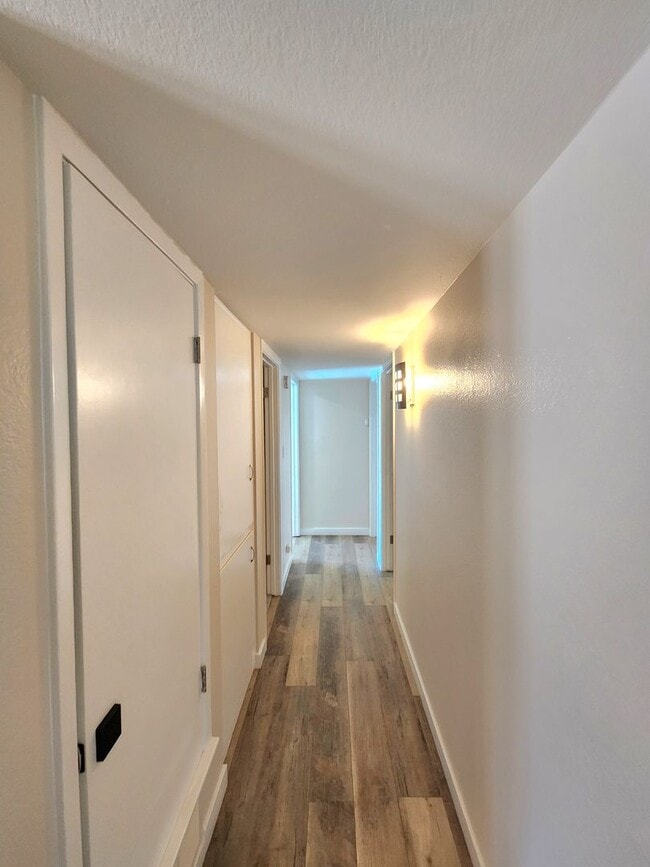 Building Photo - Tempe 4 Bedroom 3 Bath w/ Pool right near ASU!