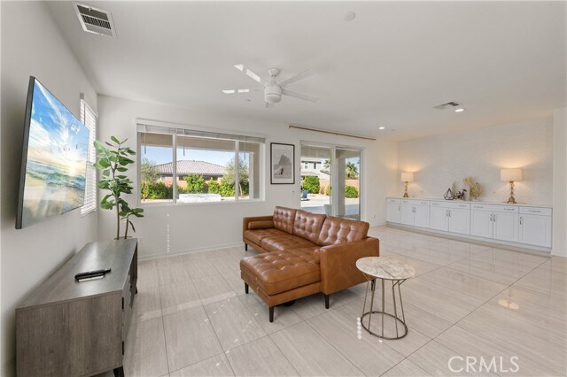 Building Photo - 50105 Rocamora St