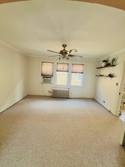 Dining room - 4937 W Schubert Ave