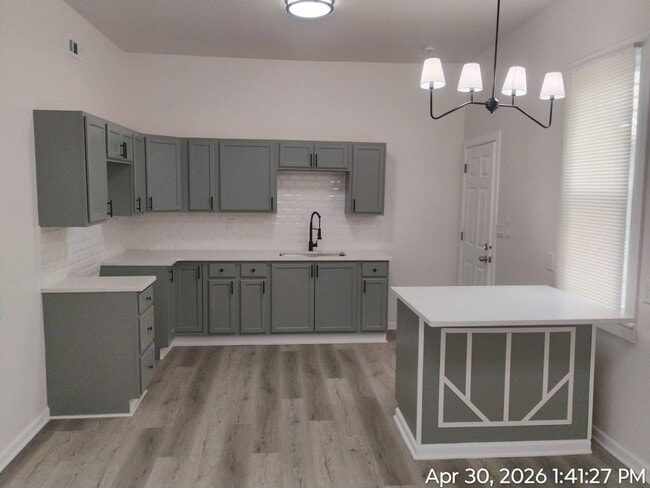 Building Photo - 6015 Hosmer Ave