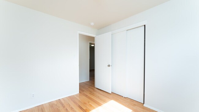 Building Photo - 16321 127th Pl SE