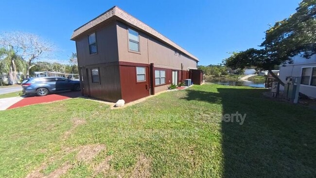 Building Photo - 360 1st Ave N